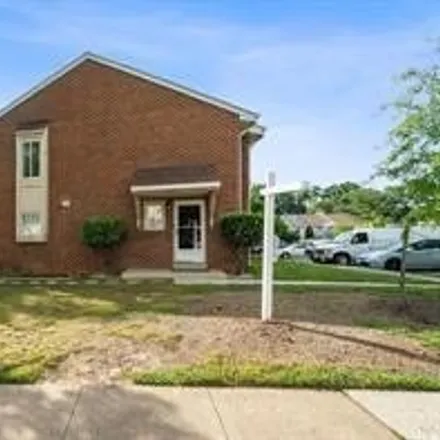 Rent this 3 bed townhouse on 13333 Fones Pl in Herndon, Virginia