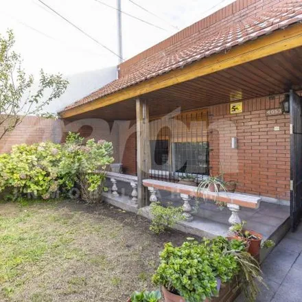 Buy this 2 bed house on Machain 4055 in 1826 Partido de Lanús, Argentina
