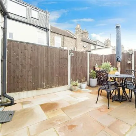 Image 7 - 27 Pond Road, Mill Meads, London, E15 3BE, United Kingdom - Duplex for sale