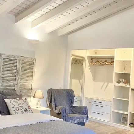 Rent this 4 bed house on 84490 Saint-Saturnin-lès-Apt