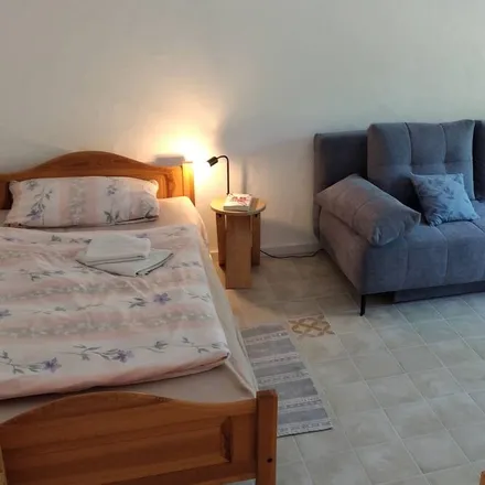 Rent this 3 bed apartment on 54584 Jünkerath