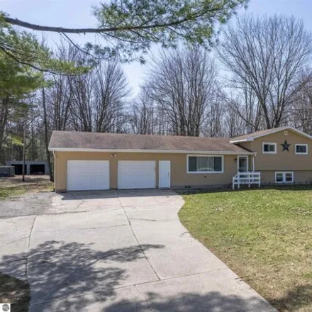 Image 1 - East Pickard Road, Chippewa Township, MI, USA - House for sale
