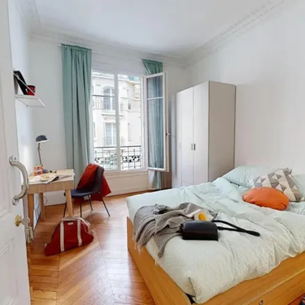 Rent this 6 bed room on 15 Rue Émile Duclaux in 75015 Paris, France