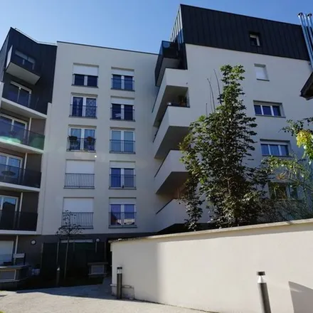 Rent this 1 bed apartment on Le 68 in 68 Route du Pavé Blanc, 92140 Clamart