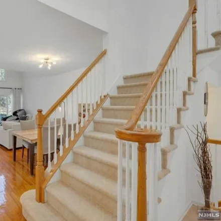Image 7 - 16 Pheasant Run, Old Tappan, Bergen County, NJ 07675, USA - Townhouse for sale