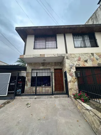 Buy this studio house on El Trebol in José Darragueira, Partido de Malvinas Argentinas