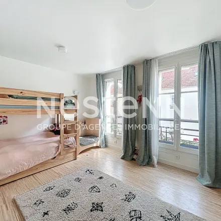 Rent this 4 bed apartment on 6 Parvis Notre-Dame - Place Jean-Paul II in 75004 Paris, France