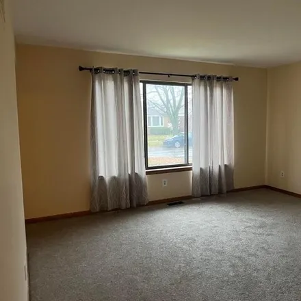 Image 2 - 6054 Whitefield Street, Dearborn Heights, MI 48127, USA - House for rent