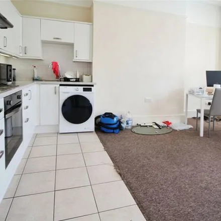 Rent this 2 bed apartment on Holland Road (Zone M) in Holland Road, Brighton