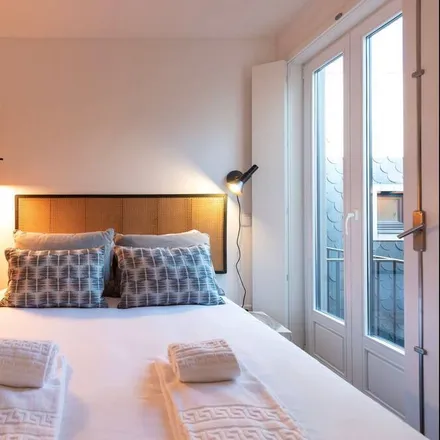 Rent this 2 bed apartment on Vilar do Paraíso in Vila Nova de Gaia, Porto