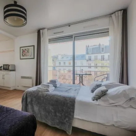 Image 6 - 23 Rue Bichat, 75010 Paris, France - Apartment for rent