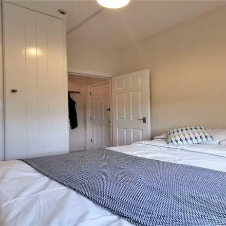 Image 6 - Iceland, Cricklewood Broadway, London, NW2 3ED, United Kingdom - Apartment for rent