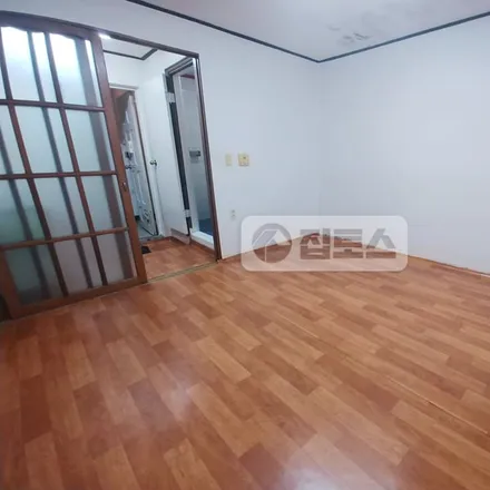 Rent this studio apartment on 서울특별시 강남구 논현동 178-6