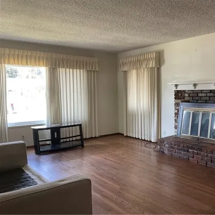 Image 3 - 14722 South Butler Avenue, East Compton, CA 90221, USA - House for sale