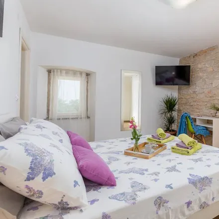 Rent this 2 bed house on Duga Uvala in 52208 Šegotići, Croatia