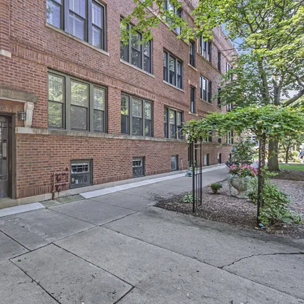 Image 2 - 1122-1124 West Balmoral Avenue, Chicago, IL 60640, USA - House for sale