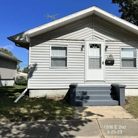 Image 1 - 1296 East 2nd Street, Centralia, IL 62801, USA - House for sale