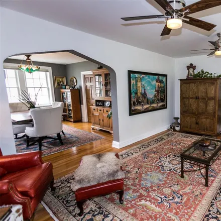 Image 7 - 7466 Stanford Avenue, University City, MO 63130, USA - House for sale