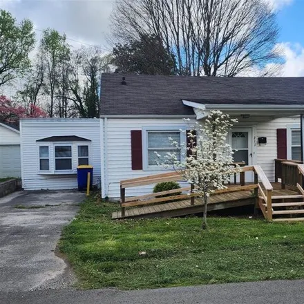 Buy this 3 bed house on 289 Morris Street in Franklin, KY 42134