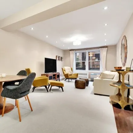Image 1 - 64 East 94th Street, New York, NY 10128, USA - Apartment for sale