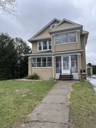 Rent this 3 bed house on 253 Hartford Avenue in Wethersfield, CT 06109
