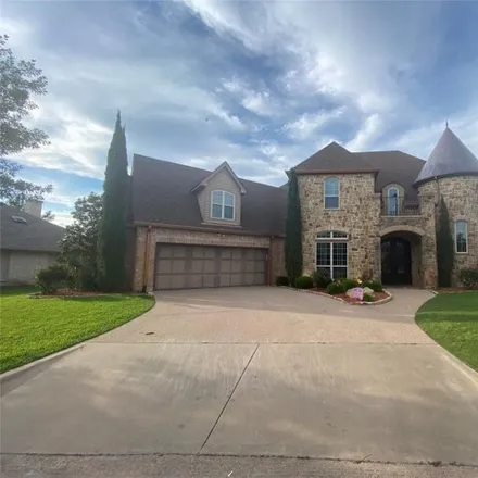 Buy this 5 bed house on 2599 Pebble Drive in Granbury, TX 76048