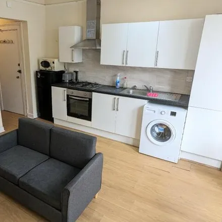Rent this 1 bed room on Llanbleddian Gardens in Cardiff, CF24 4BA