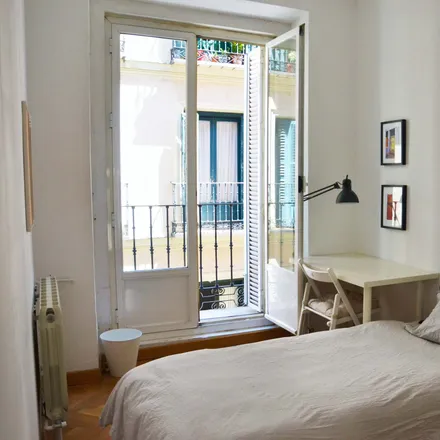 Rent this 7 bed room on Mariano in Calle del Mesón de Paredes, 28012 Madrid