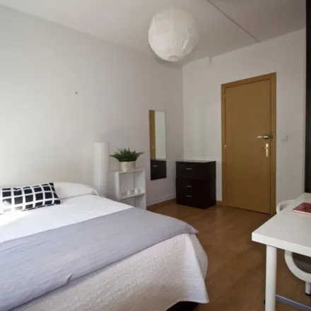 Rent this 6 bed apartment on Madrid in Paseo de Santa María de la Cabeza, 47