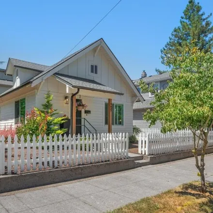 Image 2 - 4627 SE 58th Ave, Portland, Oregon, 97206 - House for sale