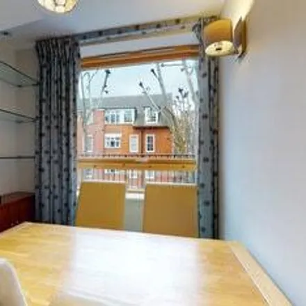 Image 7 - Woburn Place, London, WC1H 0LH, United Kingdom - Apartment for rent