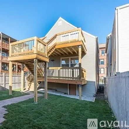 Image 9 - 2118 N Keeler Ave, Unit 2 - Apartment for rent