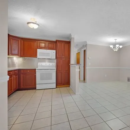 Image 3 - 15128 Seagull Drive, Sterling Heights, MI 48313, USA - Condo for sale