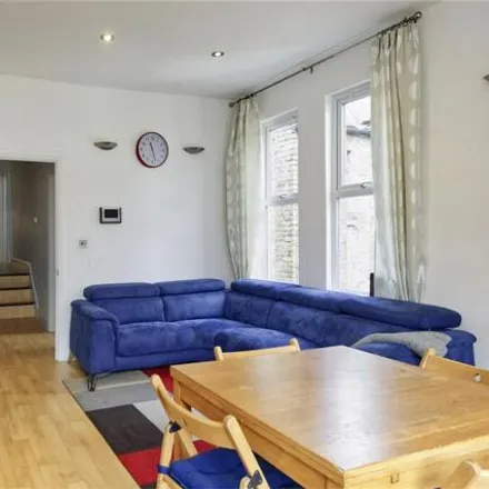 Buy this 3 bed apartment on Pavilion Terrace in Londres, London