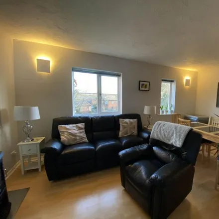Image 4 - Poets Chase, Aylesbury, HP21 7LP, United Kingdom - Apartment for rent