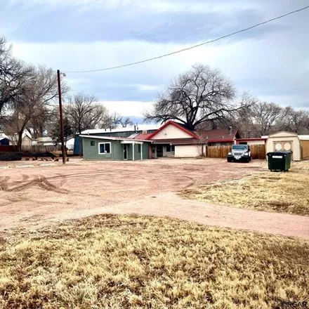 Buy this studio house on Thunder Road Liquor in 725 South 9th Street, Cañon City