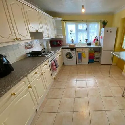 Image 3 - Lacey Crescent, Poole, BH15 3NZ, United Kingdom - House for sale