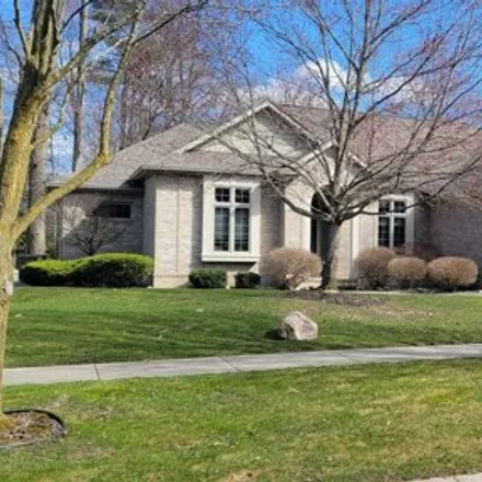 Image 2 - 2022 Manchester Drive, Thomas Township, MI 48609, USA - House for sale