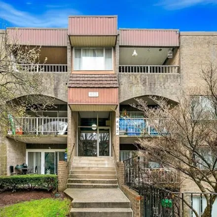 Buy this 3 bed condo on 448 Girard Street in Gaithersburg, MD 20877