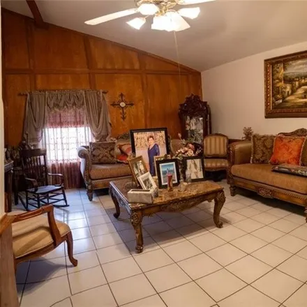Image 7 - 3140 Escobares Loop, Roma, TX 78584, USA - House for sale