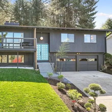 Buy this 4 bed house on 1600 Aspen Street in Lake Oswego, OR 97034
