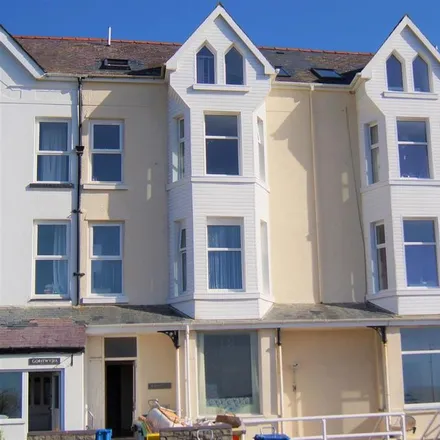 Rent this 2 bed apartment on The Promenade in Pwllheli, LL53 5AN