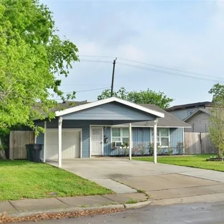 Rent this 2 bed house on 5971 Southcrest Street in Mayfair, Houston