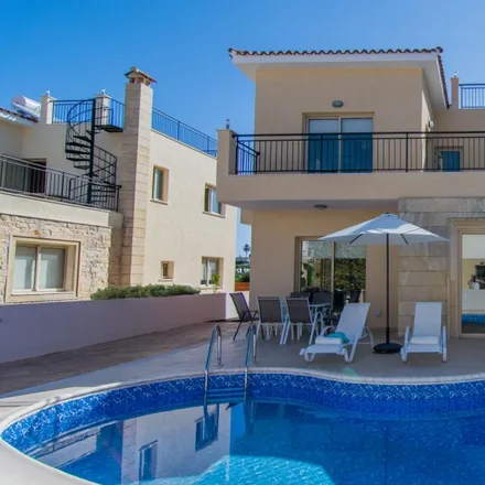 Buy this 3 bed house on Mesa Chorio