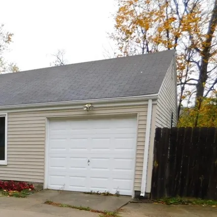 Buy this 3 bed house on 1010 Westfield Road in Edgemont Park, Lansing Charter Township