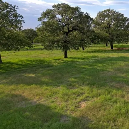 Image 6 - 587 East Bois D Arc Street, Nocona, TX 76255, USA - House for sale