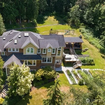 Buy this 6 bed house on Southeast Old Black Nugget Road in Issaquah, WA 98029