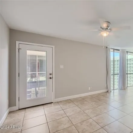 Image 4 - East Medlock Drive, Phoenix, AZ 85014, USA - Apartment for sale