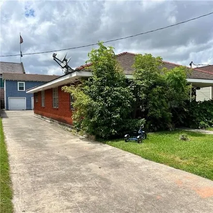 Buy this 5 bed house on Beauregard Drive in New Orleans, LA 70032
