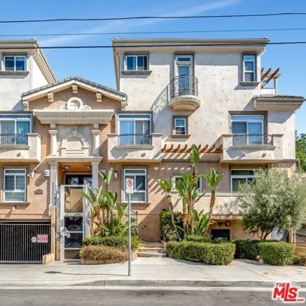 Image 4 - 11357 Huston Street, Los Angeles, CA 91601, USA - Townhouse for sale